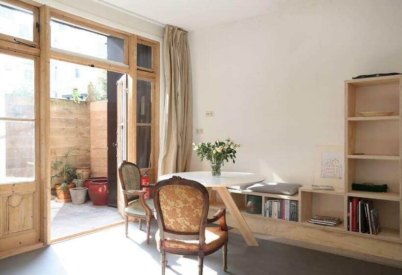 مبيت وإفطار The Little Townhouse