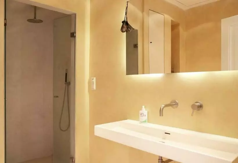 Aamiaismajoitus (B&B) The Little Townhouse