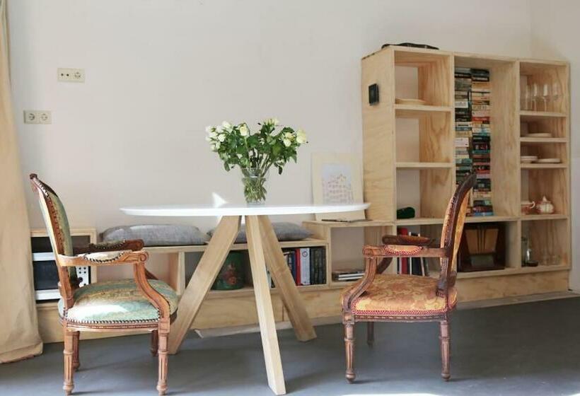 مبيت وإفطار The Little Townhouse