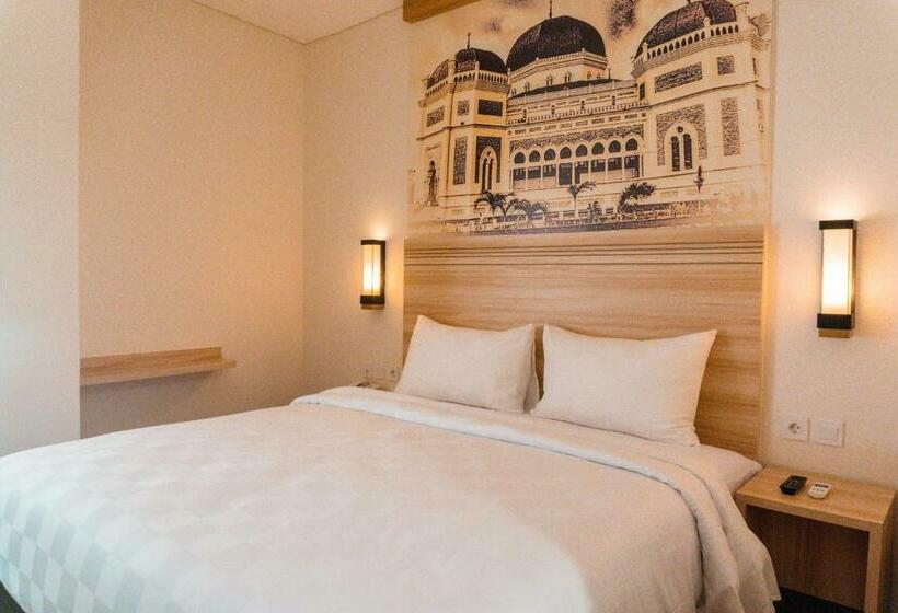 Отель Cordela Inn Millennium Medan