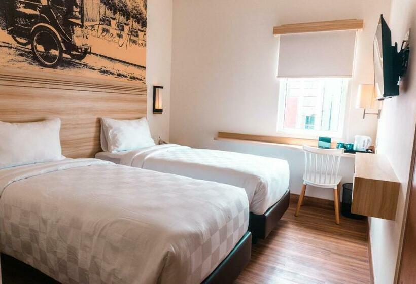 Отель Cordela Inn Millennium Medan