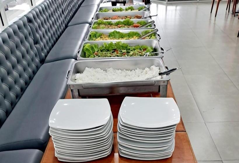 Отель Cordela Inn Millennium Medan