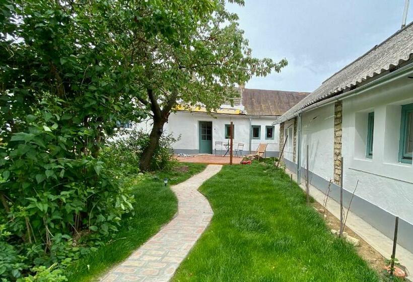 Пансион Káli Kerted Vendégházak Karolin Néni Háza