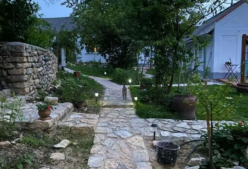 ペンション Káli Kerted Vendégházak Karolin Néni Háza