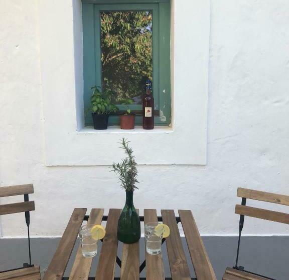 Пансион Káli Kerted Vendégházak Karolin Néni Háza