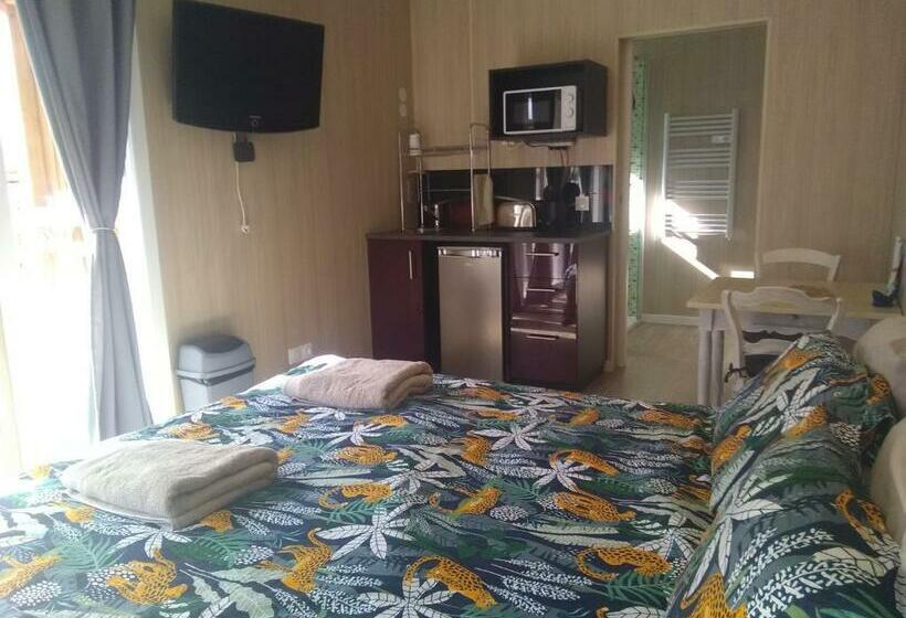 بنسيون Le Clos Des Genêts