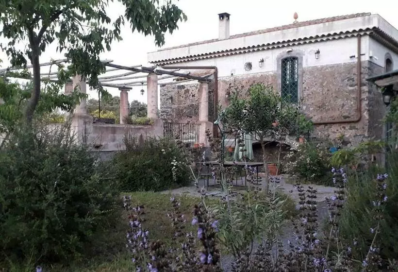 Aamiaismajoitus (B&B) Contrada Zerbate