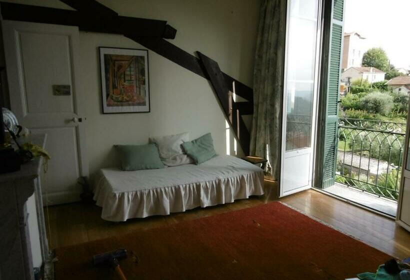 مبيت وإفطار Cottage Massanet