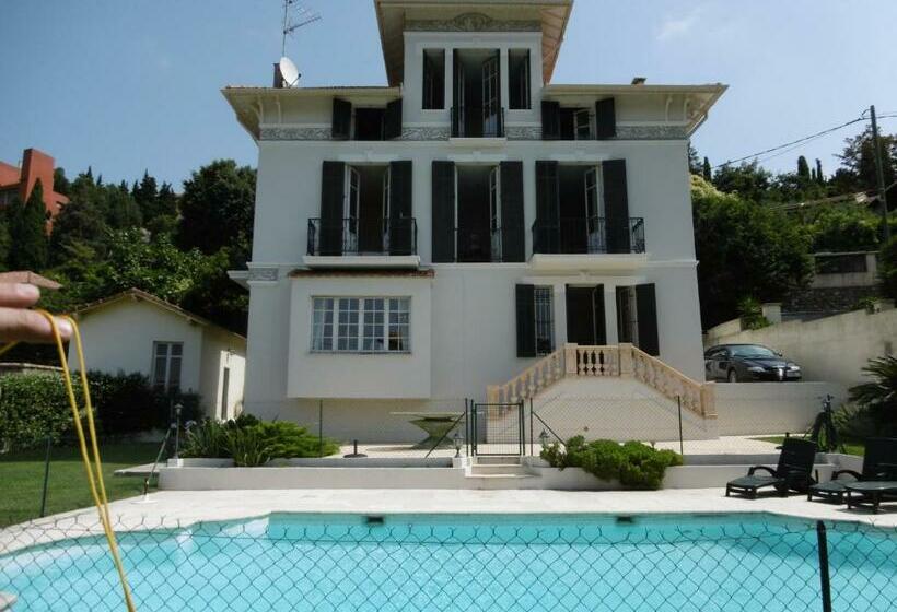 مبيت وإفطار Cottage Massanet