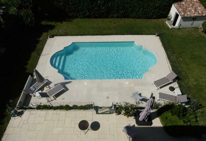 مبيت وإفطار Cottage Massanet