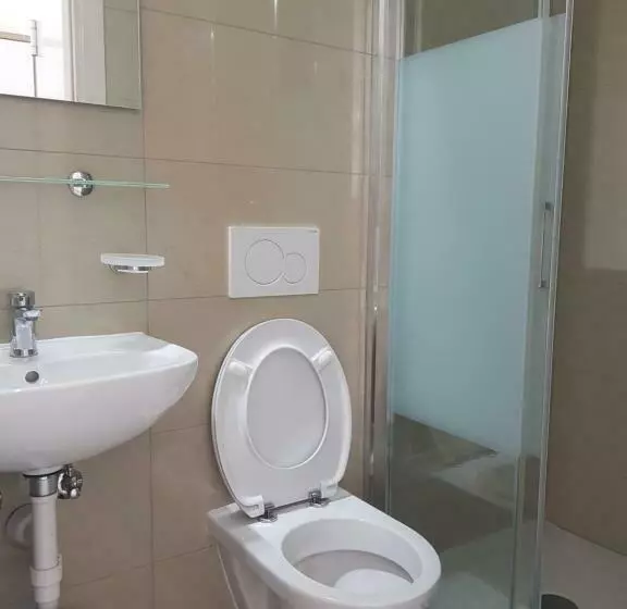 ペンション Bellinzona Rooms