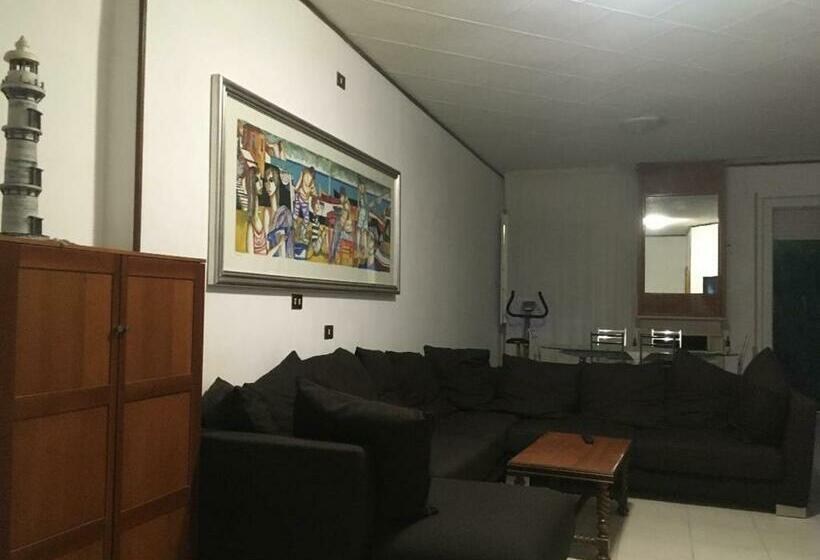 פנסיון Casa De Nella