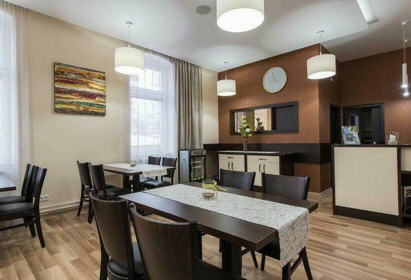 膳宿费 Penzión Resa