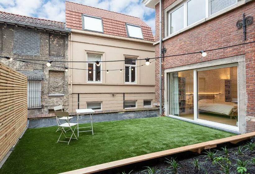 تختخواب و صبحانه Gepetto S Beautiful Stay In The Historic Centre Of Ghent