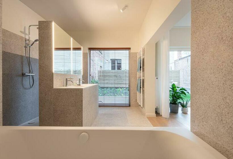 تختخواب و صبحانه Gepetto S Beautiful Stay In The Historic Centre Of Ghent