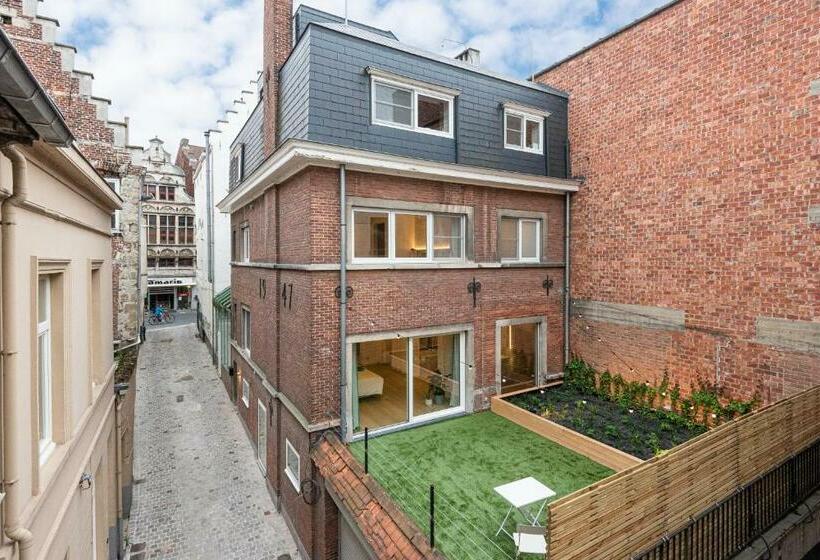 تختخواب و صبحانه Gepetto S Beautiful Stay In The Historic Centre Of Ghent