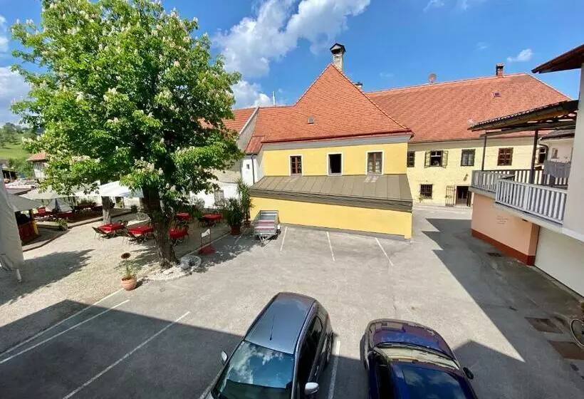 ユースホステル Pension Pöchhacker