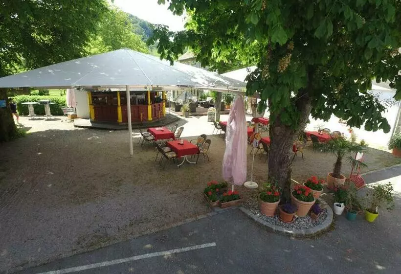 ユースホステル Pension Pöchhacker