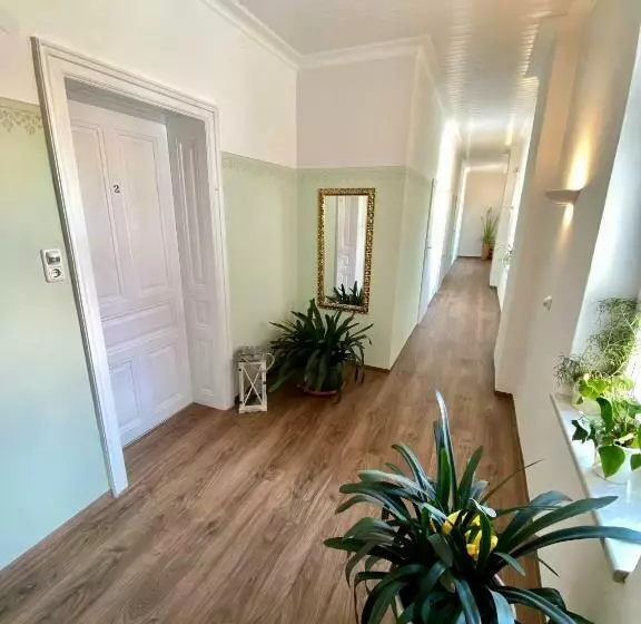 ユースホステル Pension Pöchhacker