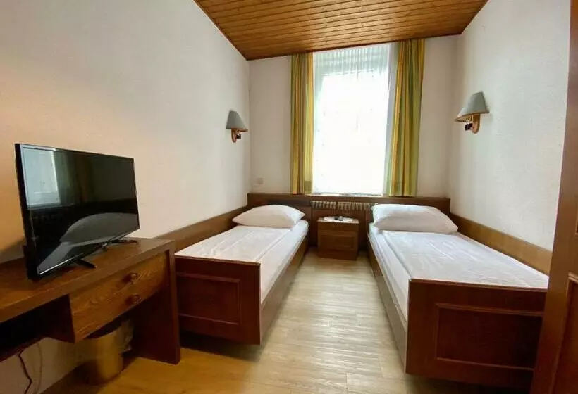 ユースホステル Pension Pöchhacker