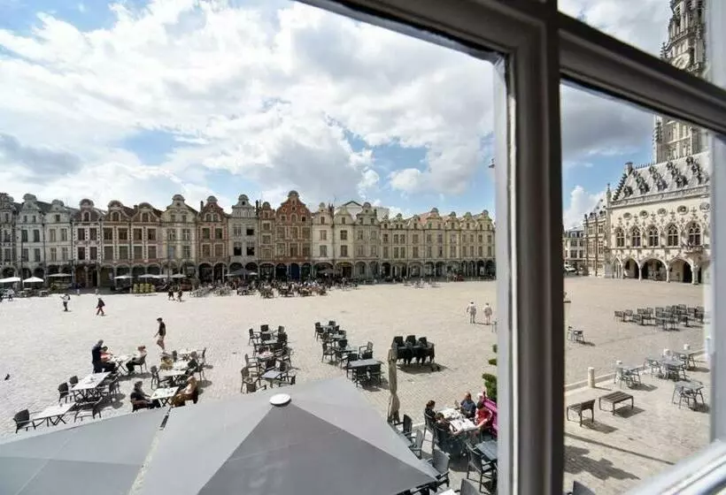 Aamiaismajoitus (B&B) La Cour Des Grands