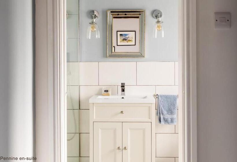 مبيت وإفطار Old Hall Croft Barn