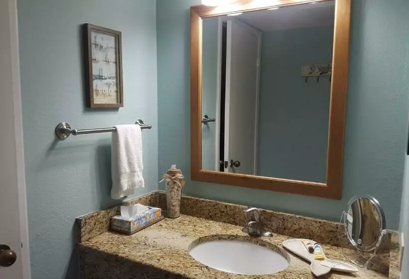 Benjamin S Pier At Laguna Reef Resort