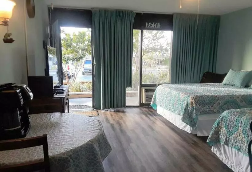 Benjamin S Pier At Laguna Reef Resort