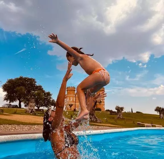 ホテル Castillo De Monte La Reina Posada Real & Bodega