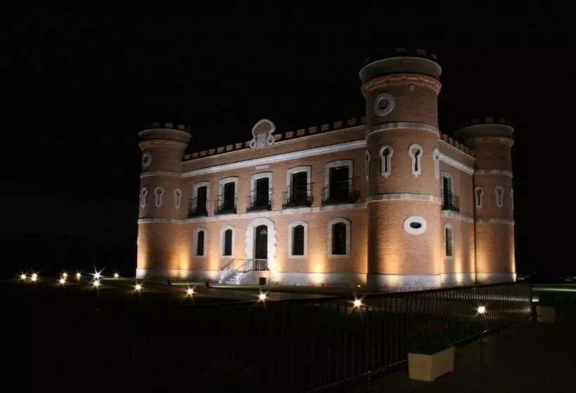 ホテル Castillo De Monte La Reina Posada Real & Bodega