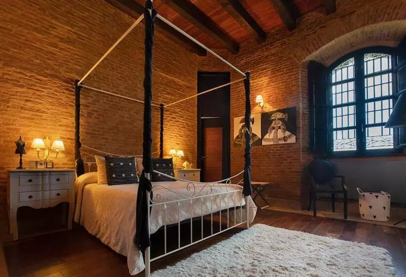 ホテル Castillo De Monte La Reina Posada Real & Bodega