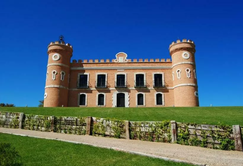 ホテル Castillo De Monte La Reina Posada Real & Bodega