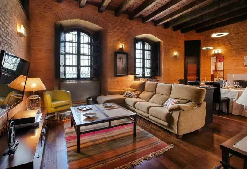 ホテル Castillo De Monte La Reina Posada Real & Bodega