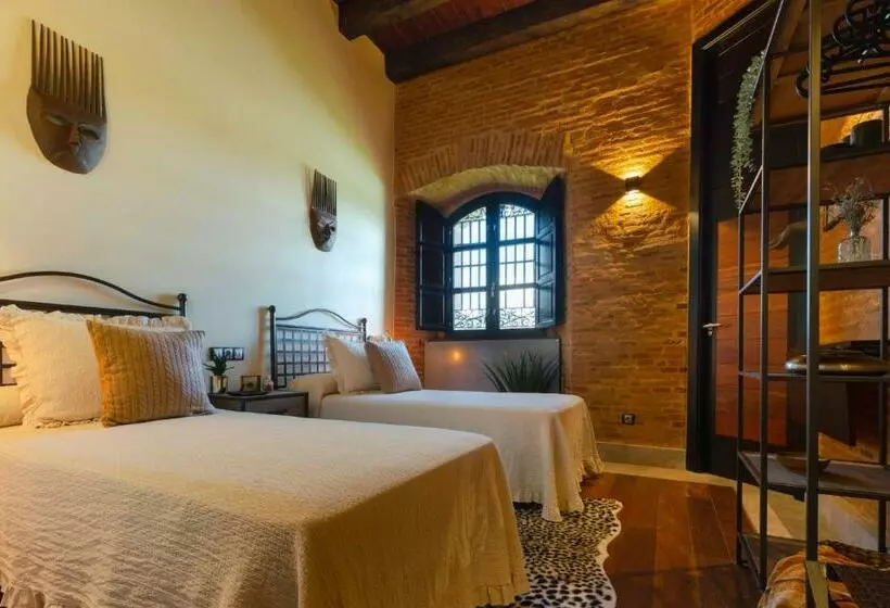 ホテル Castillo De Monte La Reina Posada Real & Bodega