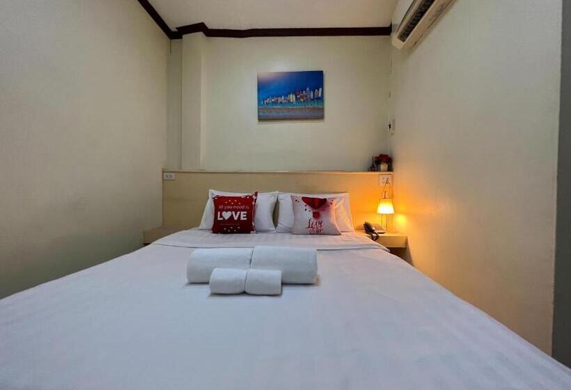 ホテル Linda Rooms