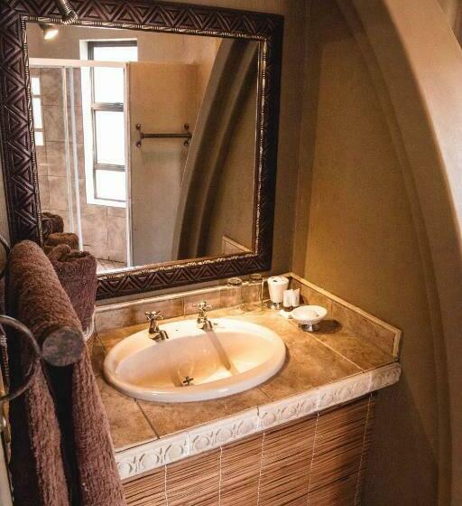 استراحتگاه Bass Lake Country Lodge