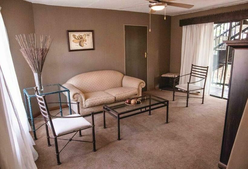 استراحتگاه Bass Lake Country Lodge