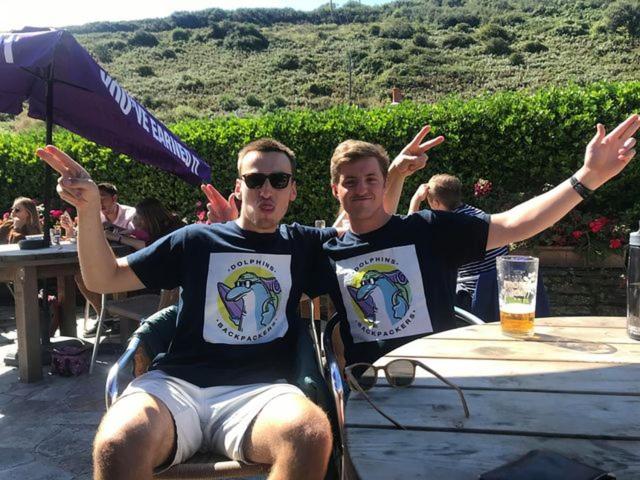 Общежитие Dolphins Backpackers