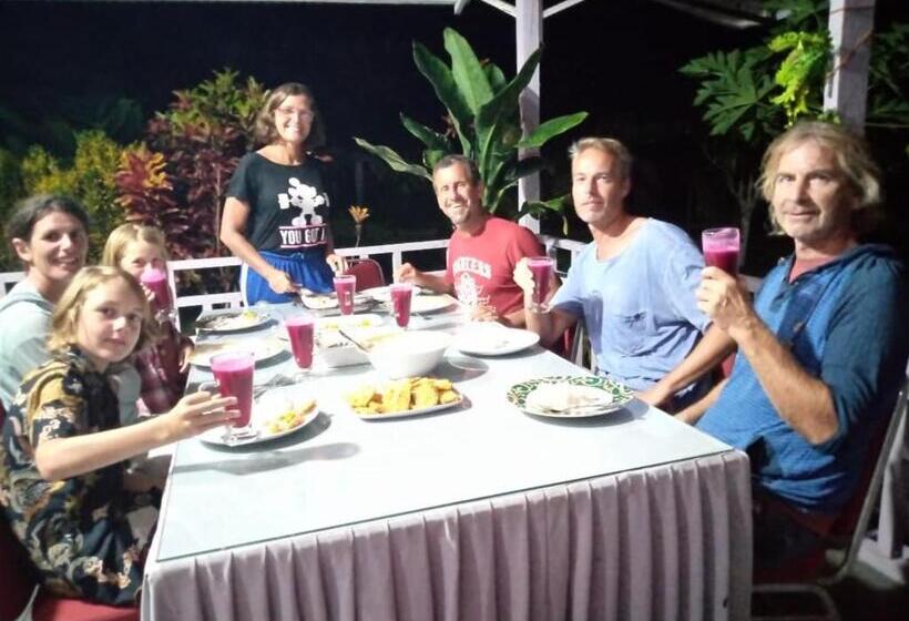 Bed and Breakfast Pondok Oma Iii