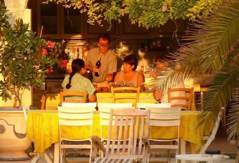 ベッドアンドブレックファースト Santolines En Provence