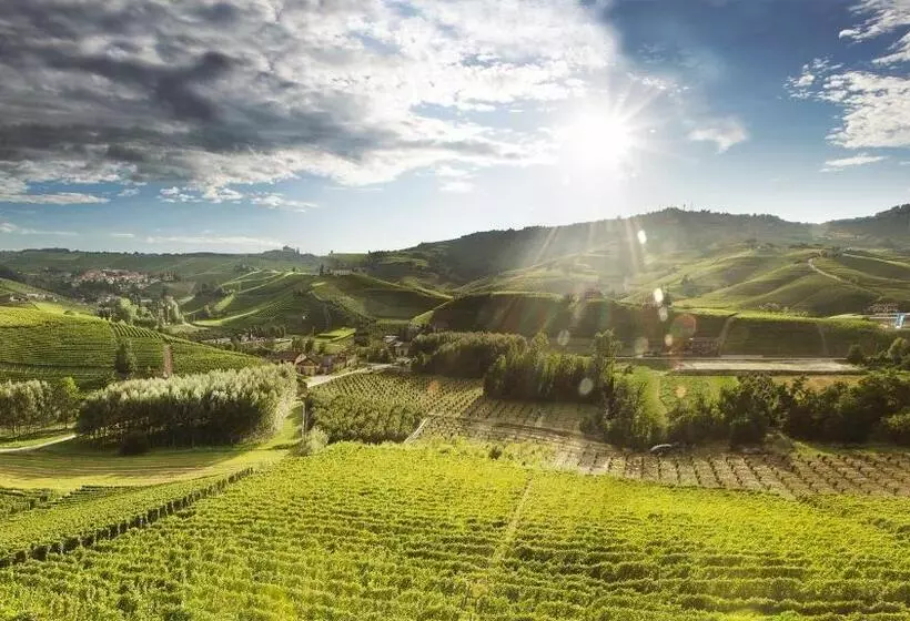 ホテル Cascina Pugnane