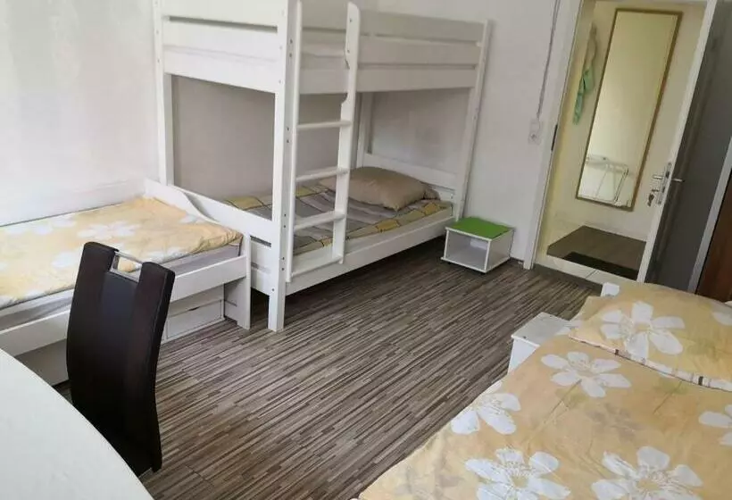 ペンション 3 Monteurzimmer Als Wohngemeinschaft Zur Selbstversorgung