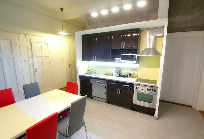ペンション Gellerico Rooms At Horánszky Street