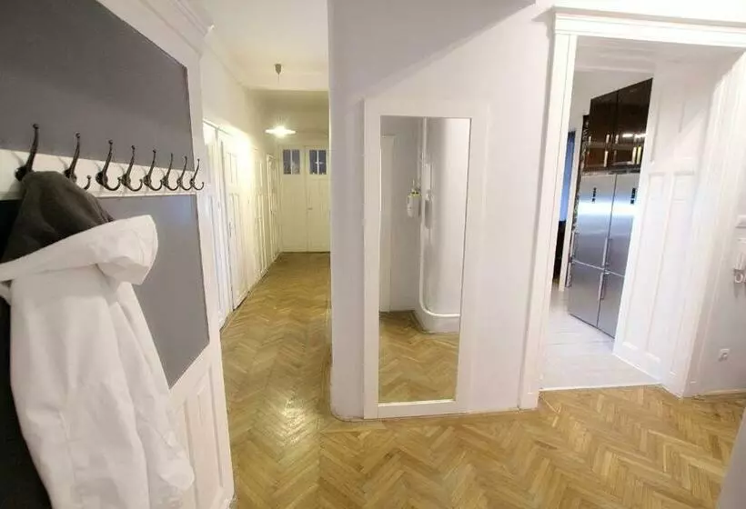 ペンション Gellerico Rooms At Horánszky Street