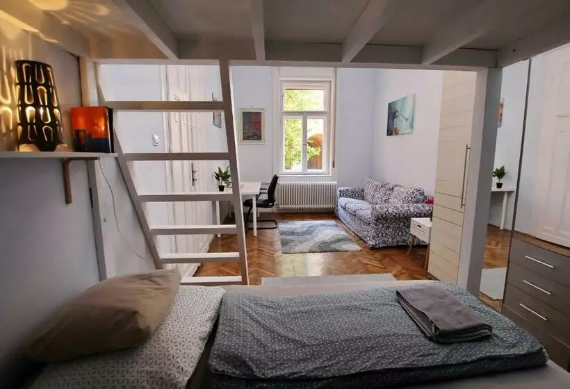 ペンション Gellerico Rooms At Horánszky Street