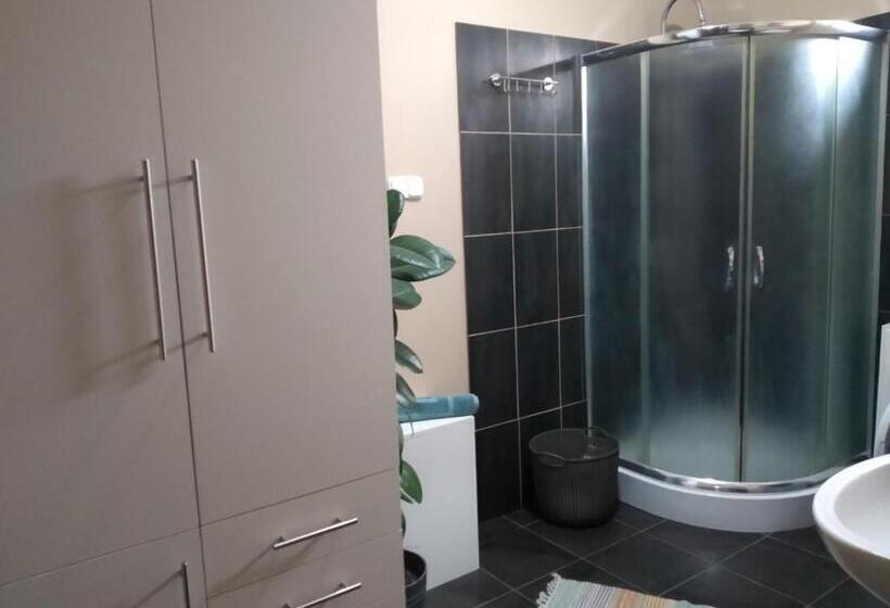 بنسيون Rozmaring Vendégház