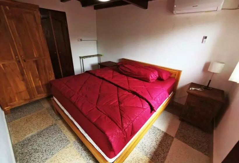Retkeilymaja Capung Guesthouse