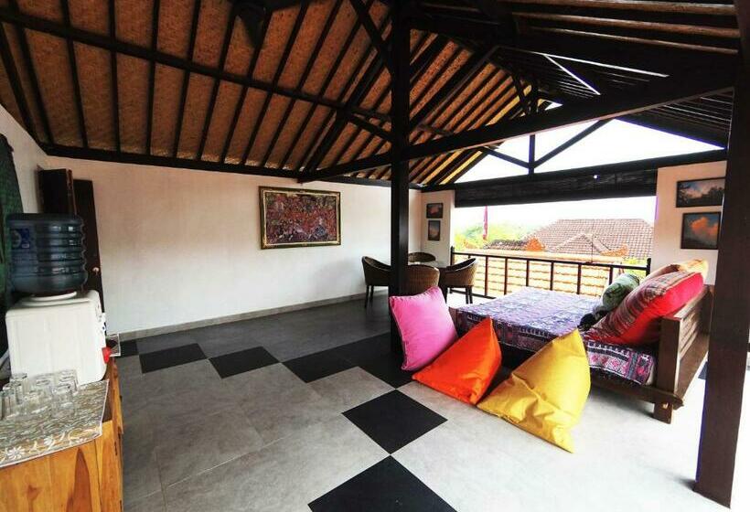 הוסטל Capung Guesthouse