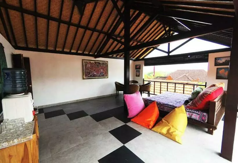 Retkeilymaja Capung Guesthouse