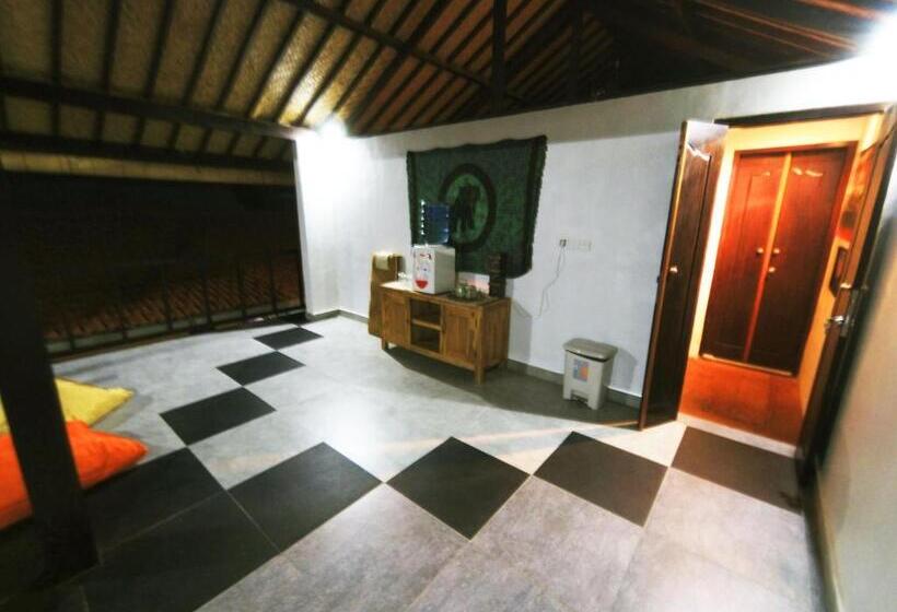 הוסטל Capung Guesthouse